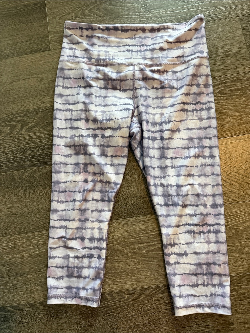 Athleta Girls' Lavender and Gray Tie-Dye Capri Leggings